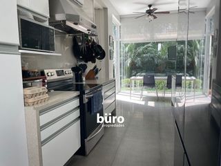 Foto 17 de EXCLUSIVA CASA EN VENTA CON 6 DORMITORIOS EN SAN ISIDRO