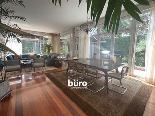 Foto 6 de EXCLUSIVA CASA EN VENTA CON 6 DORMITORIOS EN SAN ISIDRO