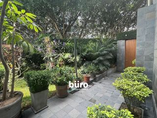 Foto 9 de EXCLUSIVA CASA EN VENTA CON 6 DORMITORIOS EN SAN ISIDRO