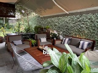 Foto 1 de EXCLUSIVA CASA EN VENTA CON 6 DORMITORIOS EN SAN ISIDRO