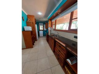 Foto 7 de Chalet en venta en Cariló con Pileta 4 dormitorios, Gas natural