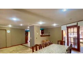 Foto 5 de Chalet en venta en Cariló con Pileta 4 dormitorios, Gas natural
