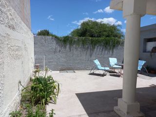 Foto 30 de CASA MAS 3 DPTOS VENTA PERMUTA EN AV. MITRE (S.L)