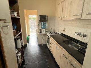Foto 8 de CASA MAS 3 DPTOS VENTA PERMUTA EN AV. MITRE (S.L)