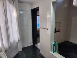 Foto 17 de CASA MAS 3 DPTOS VENTA PERMUTA EN AV. MITRE (S.L)
