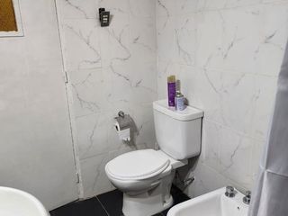Foto 21 de CASA MAS 3 DPTOS VENTA PERMUTA EN AV. MITRE (S.L)