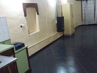 Foto 37 de CASA MAS 3 DPTOS VENTA PERMUTA EN AV. MITRE (S.L)