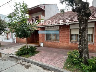Foto 1 de CASA 4 AMBIENTES + 2 NIVELES + GARAGE 2 AUTOS+ APTO CREDITO