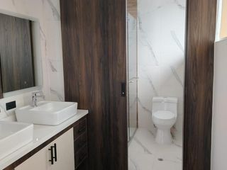 Foto 5 de Casa en renta, moderna con acabados de lujo, a 8 minutos del Colegio Menor, camino a Nayòn