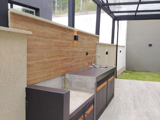 Foto 25 de Casa en renta, moderna con acabados de lujo, a 8 minutos del Colegio Menor, camino a Nayòn