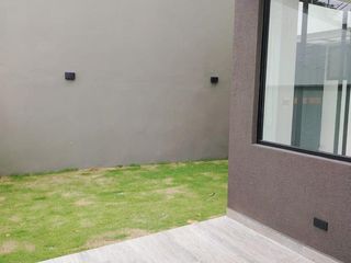 Foto 24 de Casa en renta, moderna con acabados de lujo, a 8 minutos del Colegio Menor, camino a Nayòn