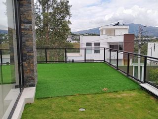 Foto 29 de Casa en renta, moderna con acabados de lujo, a 8 minutos del Colegio Menor, camino a Nayòn