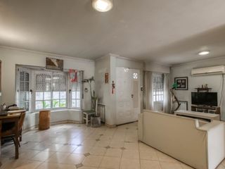 Foto 6 de VENTA DE CASAS EN LA PLATA CON JARDIN