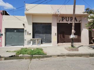 Foto 1 de VENTA DE CASA MULTIFAMILIAR C/ LOCALES AL FRENTE