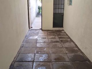 Foto 6 de VENTA DE CASA MULTIFAMILIAR C/ LOCALES AL FRENTE
