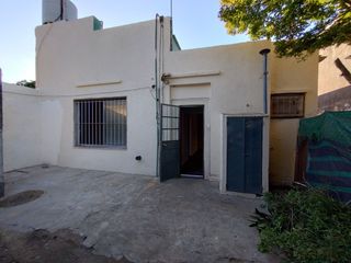 Foto 12 de VENTA DE CASA MULTIFAMILIAR C/ LOCALES AL FRENTE