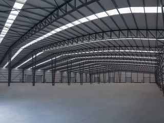 Foto 2 de PARQUE INDUSTRIAL SAN VICENTE - Alquiler Nave 5200 m2