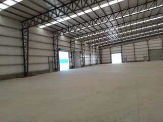 Foto 3 de PARQUE INDUSTRIAL SAN VICENTE - Alquiler Nave 5200 m2