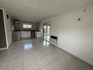 Foto 12 de EXCELENTE CASA EN ALQUILER EN SPELUZZI