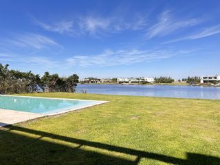 Foto 13 de Alquiler y/o Venta en Barbarita a la Laguna, 5 Dormitorios en Suite.