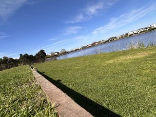 Foto 65 de Alquiler y/o Venta en Barbarita a la Laguna, 5 Dormitorios en Suite.