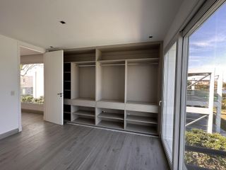 Foto 54 de Alquiler y/o Venta en Barbarita a la Laguna, 5 Dormitorios en Suite.
