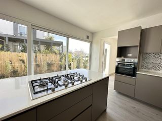 Foto 8 de Alquiler y/o Venta en Barbarita a la Laguna, 5 Dormitorios en Suite.
