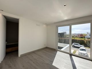 Foto 55 de Alquiler y/o Venta en Barbarita a la Laguna, 5 Dormitorios en Suite.
