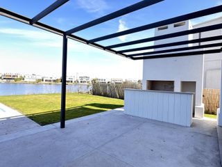 Foto 18 de Alquiler y/o Venta en Barbarita a la Laguna, 5 Dormitorios en Suite.