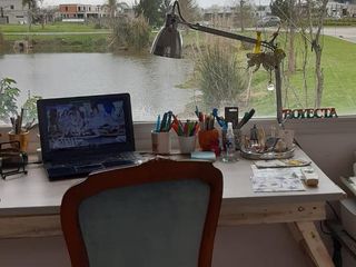 Foto 14 de CASA EN VENTA AL LAGO EN BARRIO EL CANTON ISLAS - MAROTO PROPIEDADES