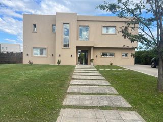 Foto 2 de Casa en Venta, 5 Dormitorios, en El Canton - Golf, Escobar, GBA Norte