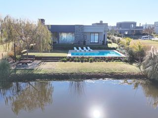 Foto 27 de Venta Casa a La Laguna en El Naudir Escobar