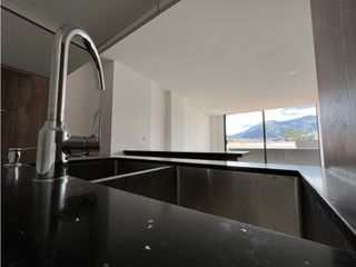 Foto 2 de Venta de Departamento, Cuenca, Edificio San Francisco, 72m²