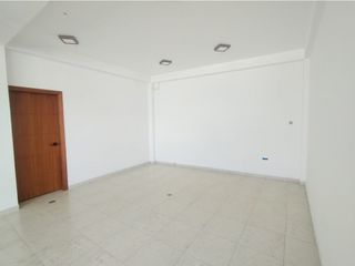Foto 10 de Conocoto, Local Comercial en Renta, 180m2, 4 Ambientes