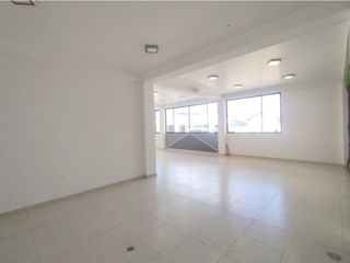 Foto 3 de Conocoto, Local Comercial en Renta, 180m2, 4 Ambientes