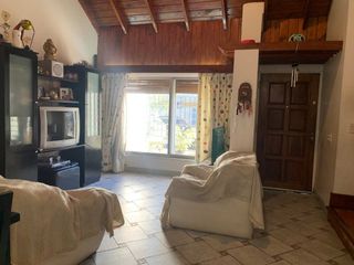 Foto 2 de CASA 6 AMB EN VENTA LINIERS COCHERA- PATIO -BALCON
