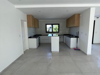 Foto 10 de Venta casa 6 amb en Puertos - Acacias, a estrenar
