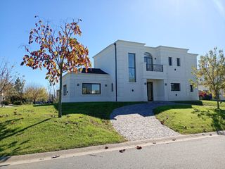 Foto 1 de Venta casa 6 amb en Puertos - Acacias, a estrenar