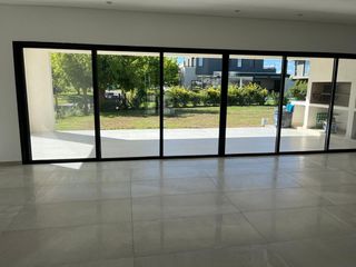 Foto 4 de Venta casa 6 amb en Puertos - Acacias, a estrenar