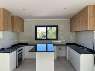 Foto 9 de Venta casa 6 amb en Puertos - Acacias, a estrenar