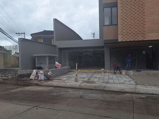 Foto 2 de Local - Yanuncay