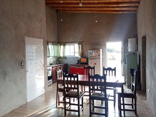 Foto 2 de Casa en venta de 3 dormitorios c/ cochera en Las Paredes