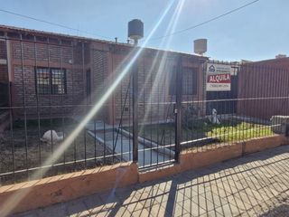 Foto 2 de Casa en alquiler de 3 dormitorios c/ cochera en Maipú