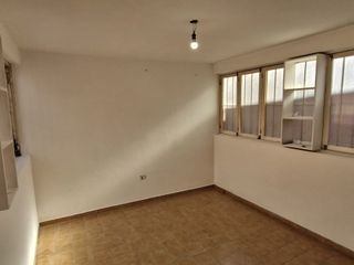 Foto 6 de Departamento en alquiler de 3 dormitorios c/ cochera en Villa Nueva