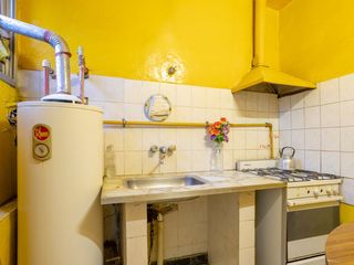 Foto 6 de Venta dpto 6 amb. 2 piso por escalera San Nicolas.