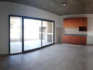 Foto 5 de Casa en alquiler, dos dormitorios  mas pileta, Barrio Norte, Villa Allende