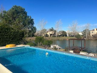 Foto 3 de Casa en  venta Barrio Altamira al agua , Tigre