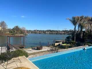 Foto 1 de Casa en  venta Barrio Altamira al agua , Tigre