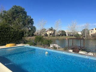 Foto 2 de Casa en  venta Barrio Altamira al agua , Tigre