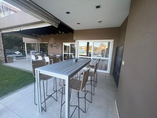Foto 9 de Casa en  venta Barrio Altamira al agua , Tigre